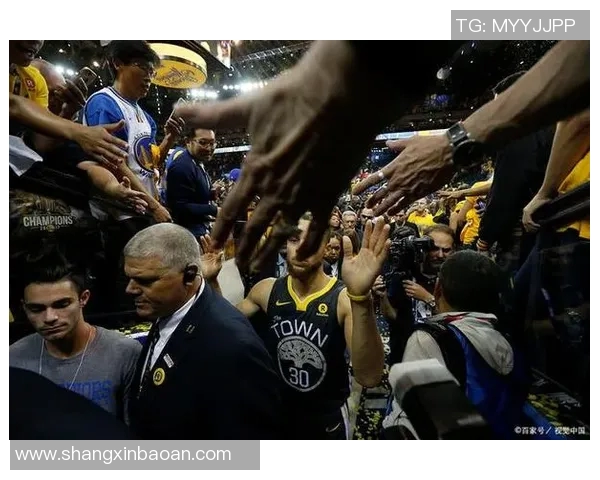 勇士与火箭激战5月27日NBA季后赛精彩对决引发球迷热议